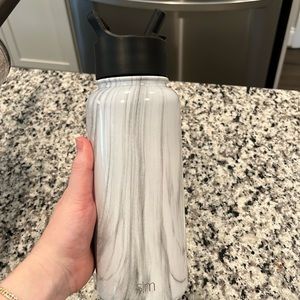 Simple Modern 32 oz summit water bottle. White and gray.